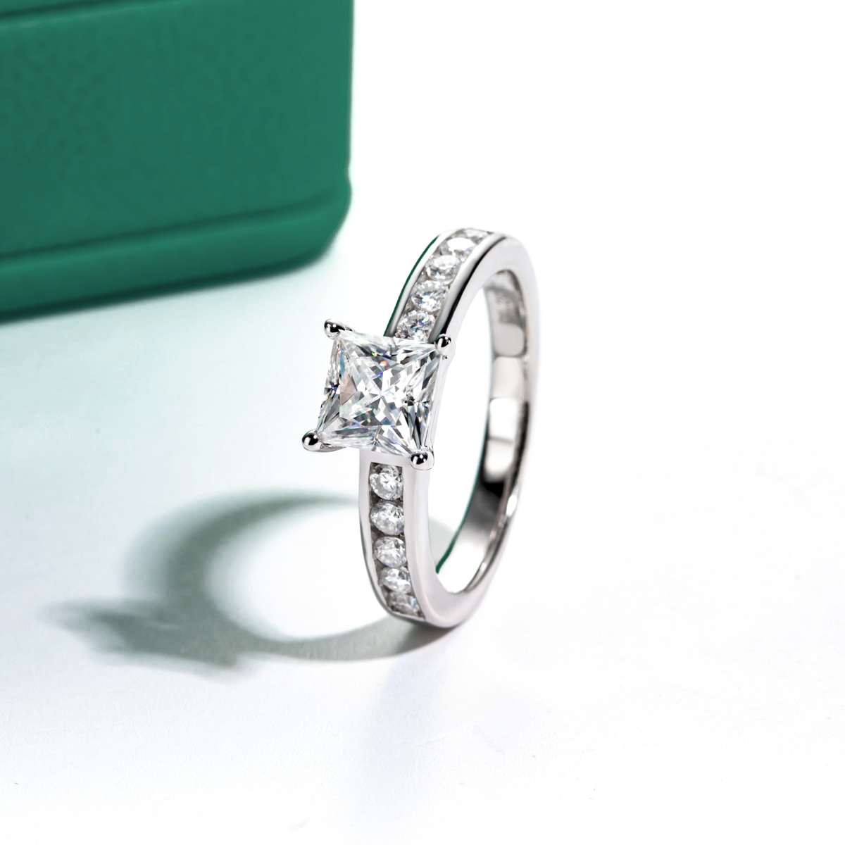 Anel Promise Princess Moissanite