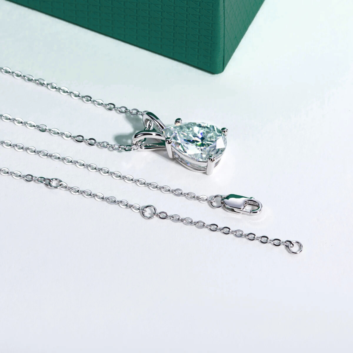 Colar Pera Moissanite