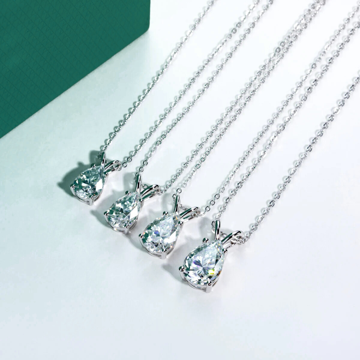 Colar Pera Moissanite