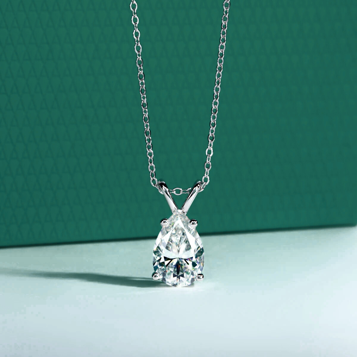 Colar Pera Moissanite