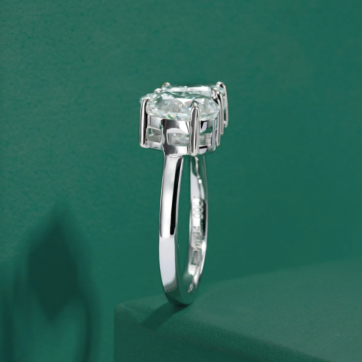 Anel Radiant Pear Moissanite Anel Solitário