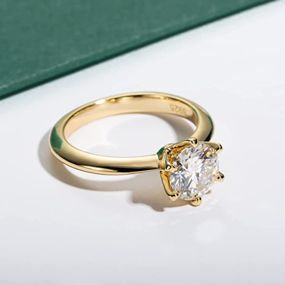 Anel Solitário Gold Moissanite