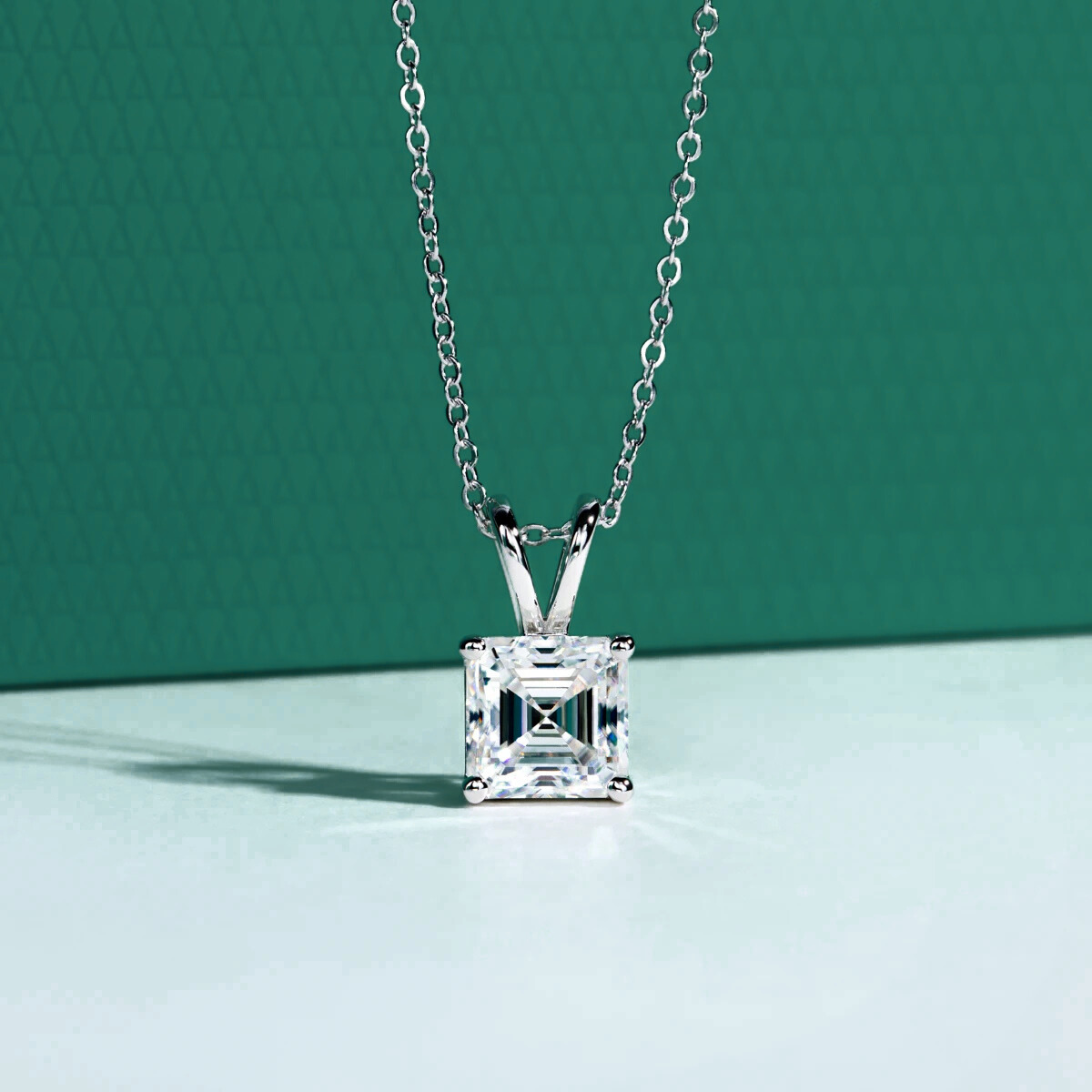 Colar Asscher Moissanite
