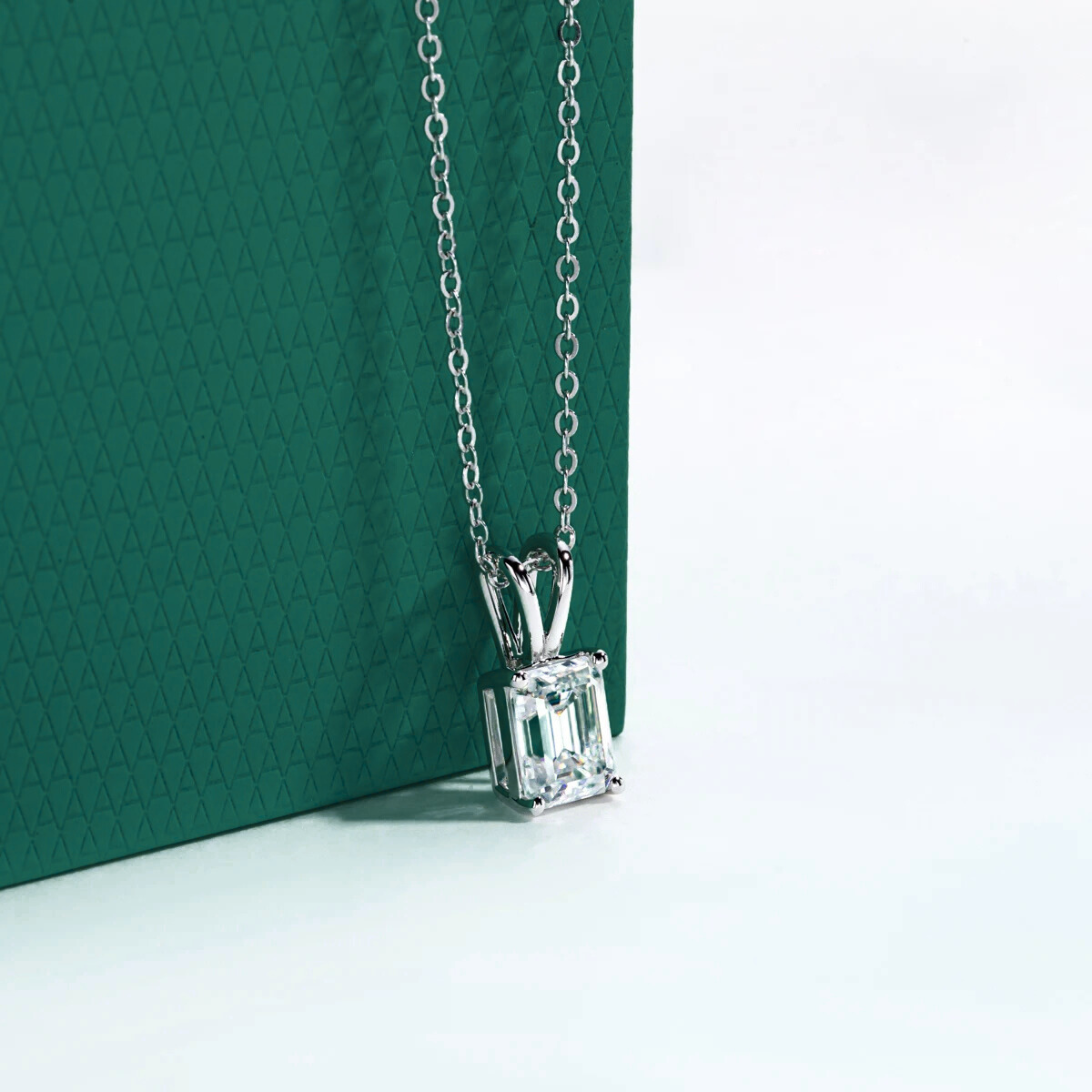 Colar Esmeralda Moissanite