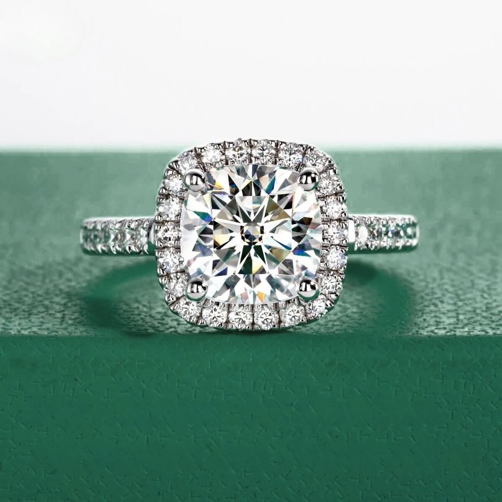 Anel Bianca Halo Moissanite