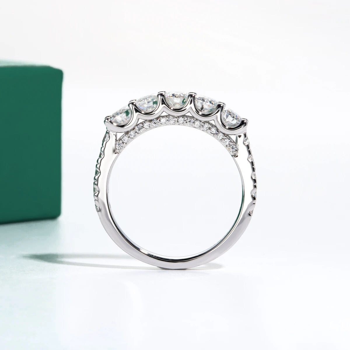 Meia Aliança Eterna Moissanite