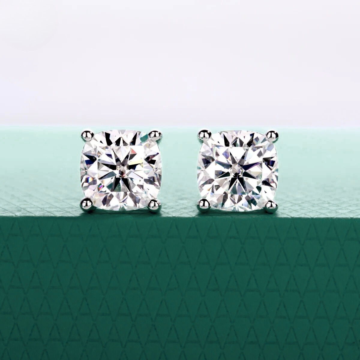 Brinco Cushion Moissanite