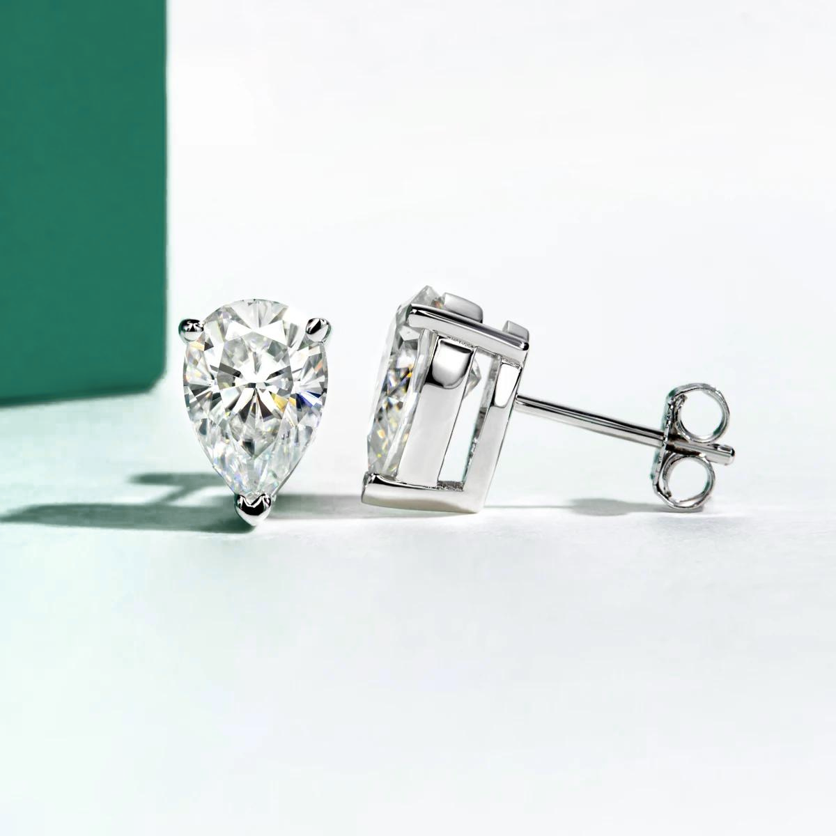 Brinco Pera Haste em Ouro 10k 0.6ct Brincos