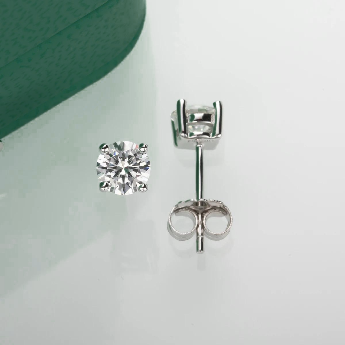 Brincos 4mm Moissanite 0.3ct (4mm) Brincos