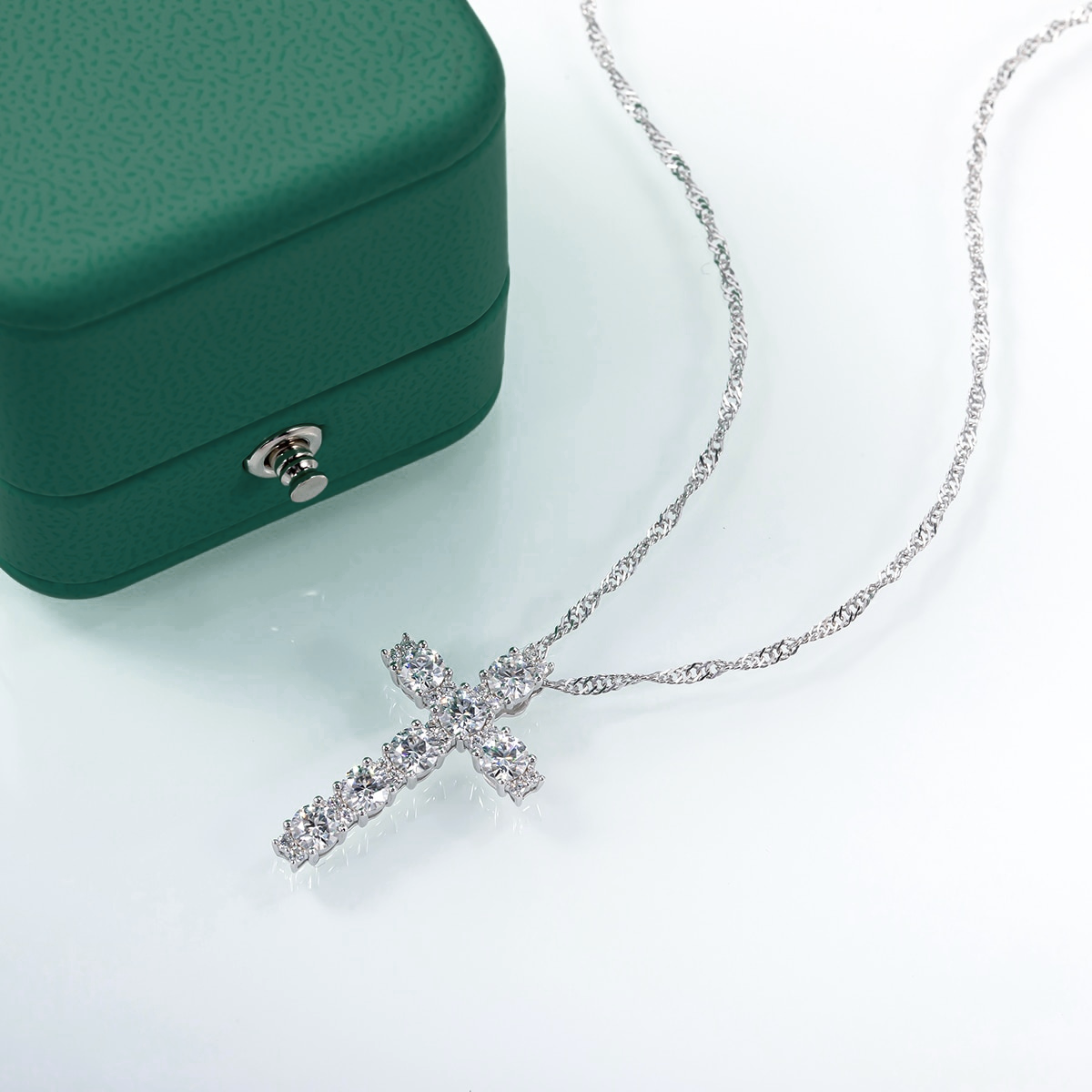 Colar Cruz Moissanite Moissanite Colar