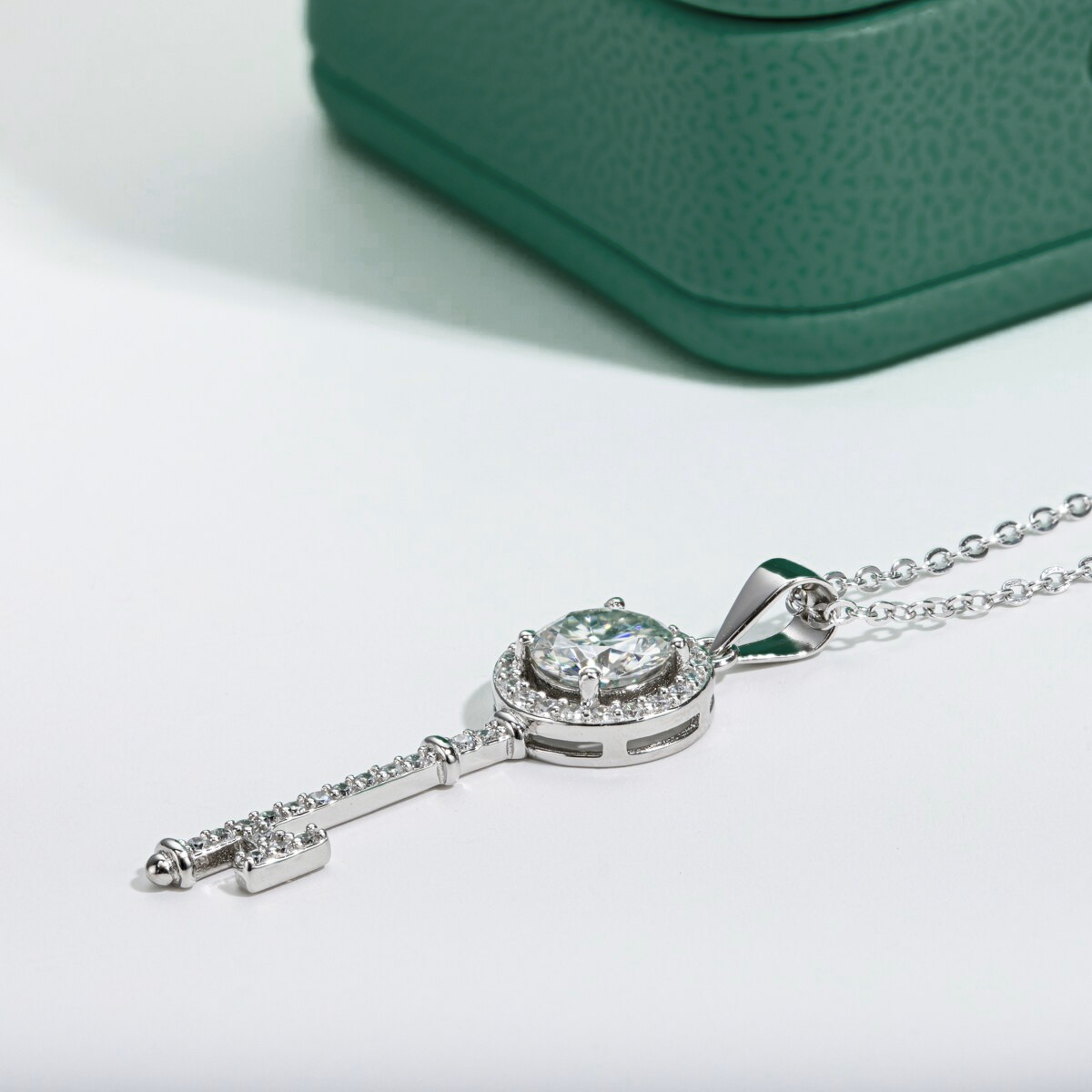 Colar Key Moissanite