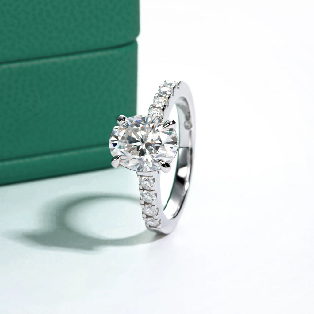 Anel Lucienne Oval Moissanite Anel Solitário