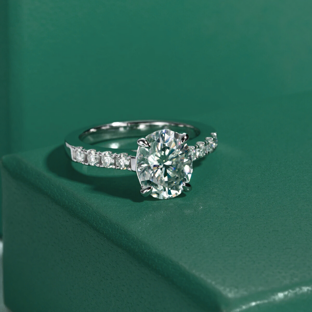 Anel Lucienne Oval Moissanite Anel Solitário
