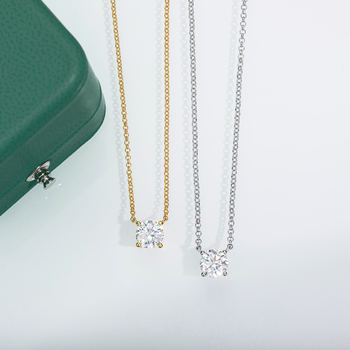 Colar Ponto de Luz 4 Garras Moissanite Ouro / 1 Quilate Colar