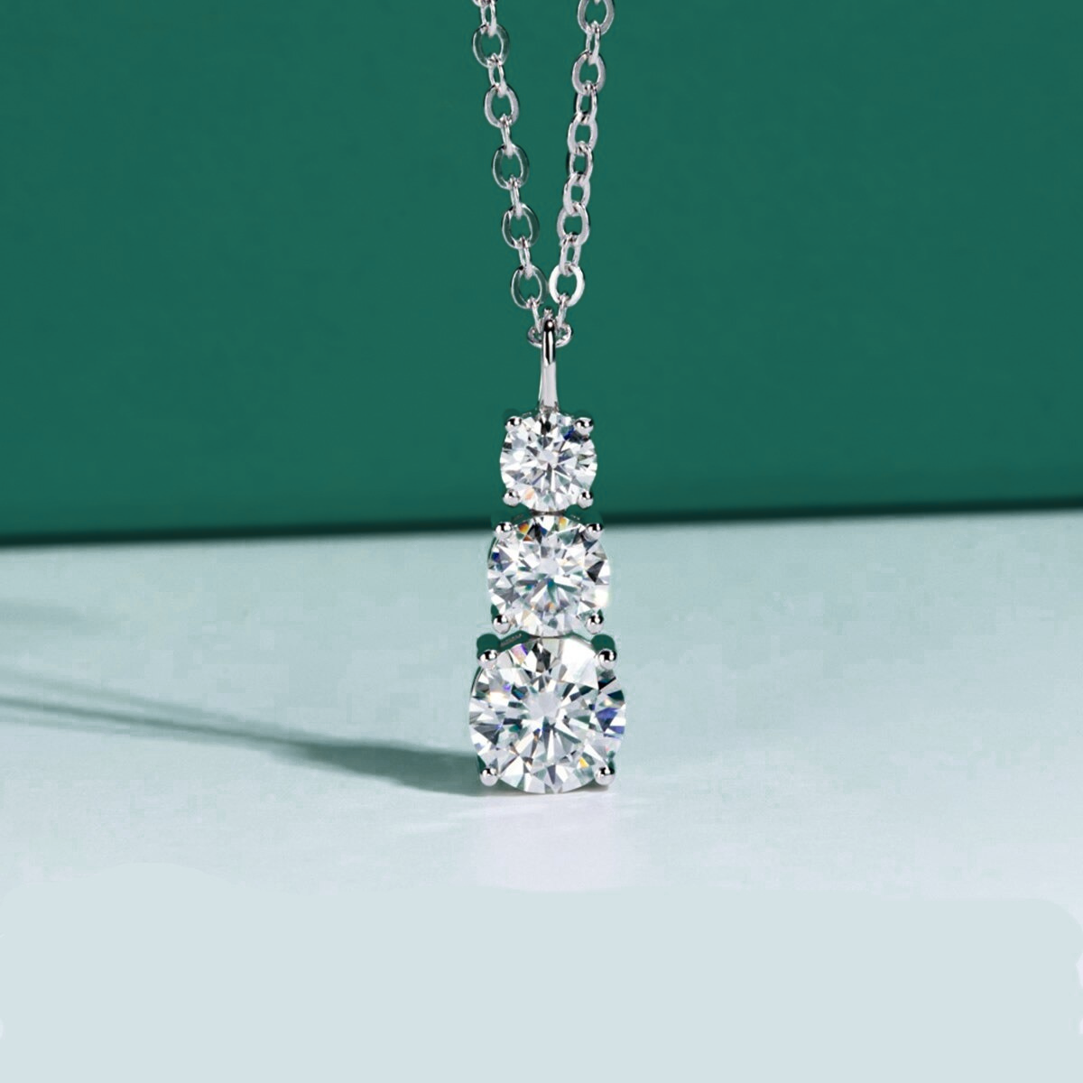 Colar Trilogy Brilhante Moissanite Prata 925 com banho de ouro 18k Colar