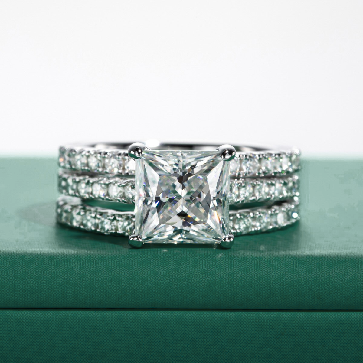 Conjunto Princess Moissanite 9 / Solitário + 2 Meias Alianças Anel Solitário