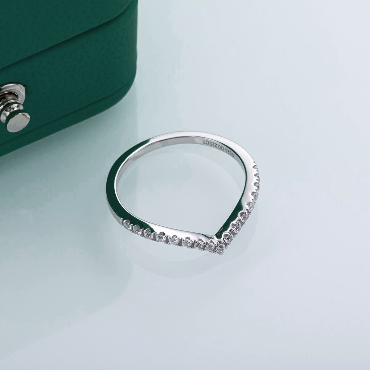 Meia Aliança Coração Moissanite Meia Aliança