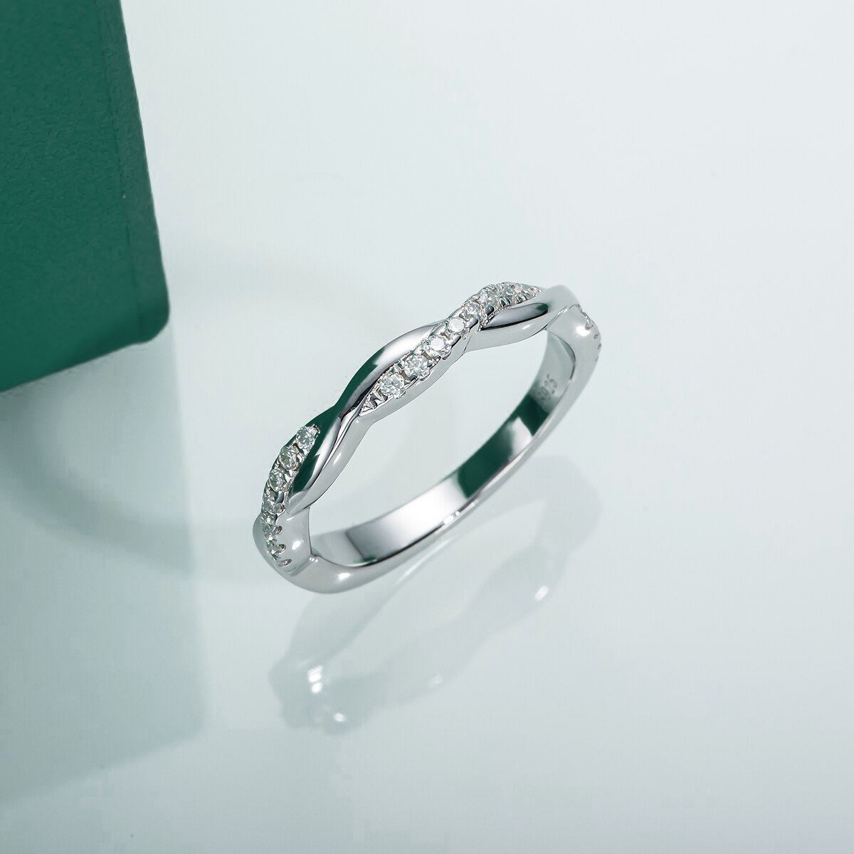 Meia Aliança Cross Moissanite Meia Aliança