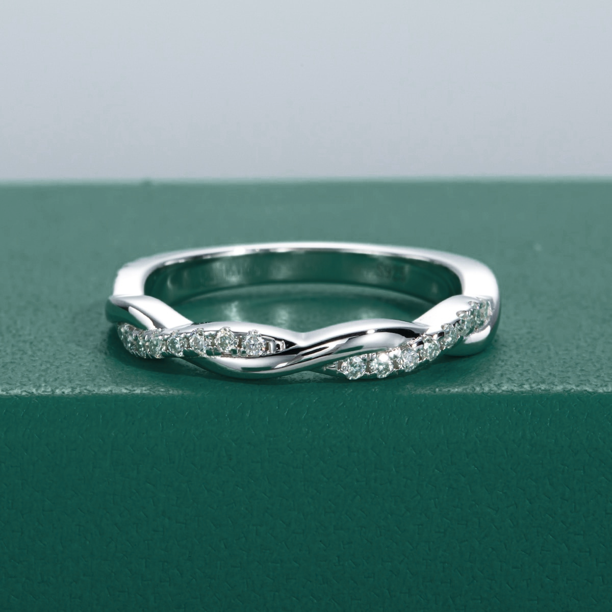 Meia Aliança Cross Moissanite 11 Meia Aliança