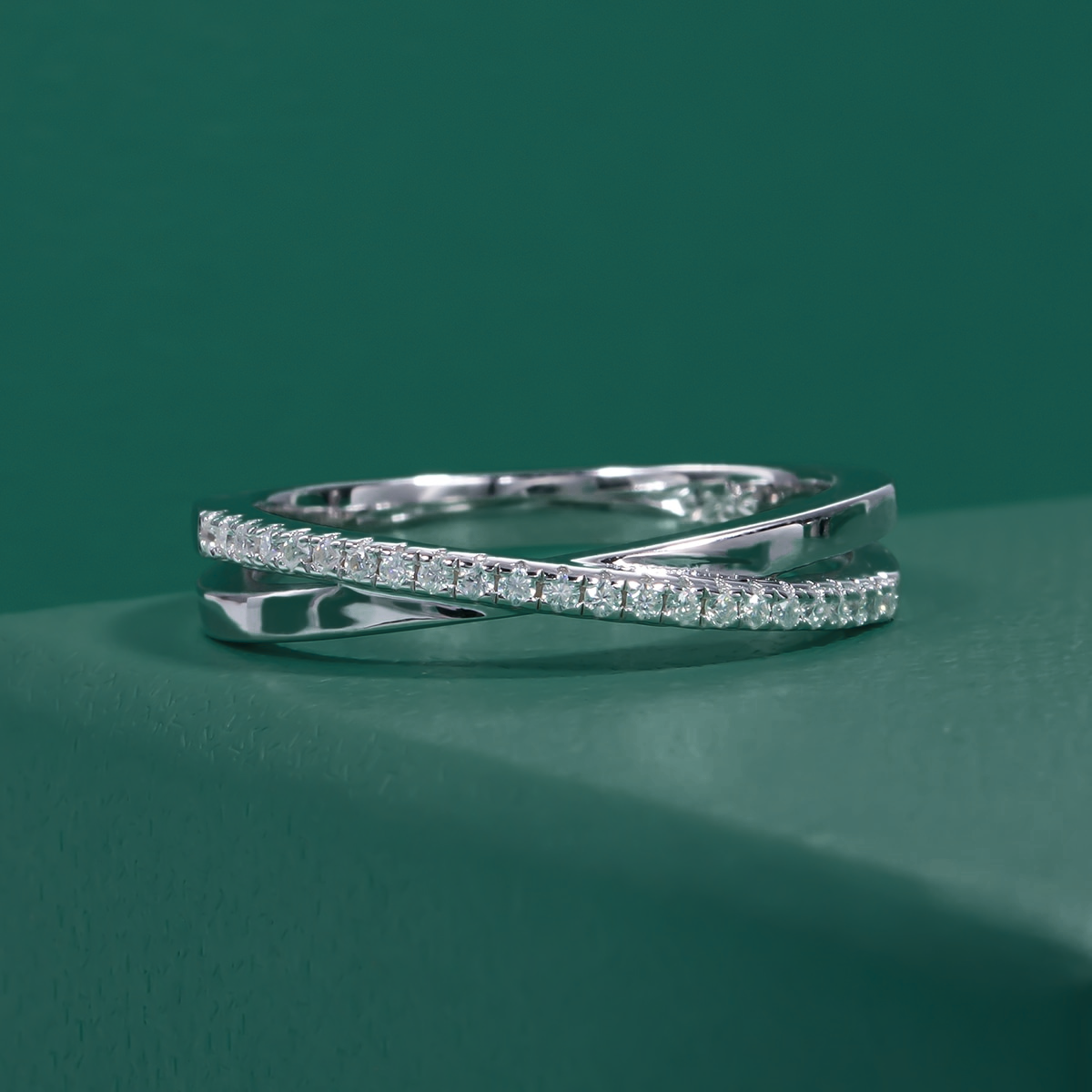 Meia Aliança Cruz Moissanite 10 Meia Aliança
