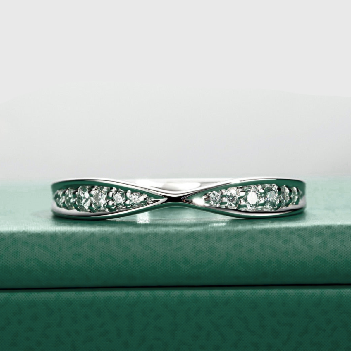 Meia Aliança Infinity Moissanite Meia Aliança