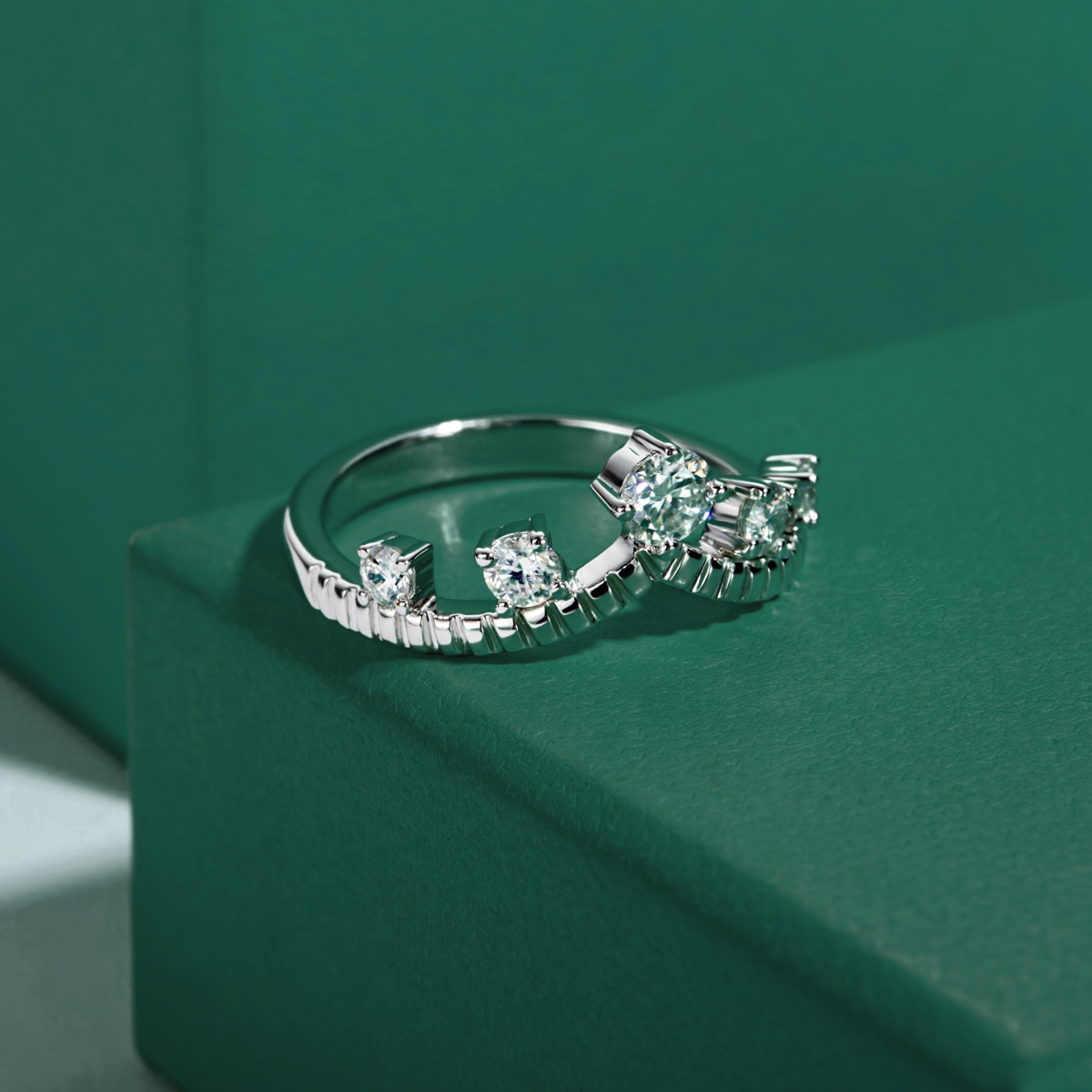 Meia Aliança Queen Moissanite Meia Aliança