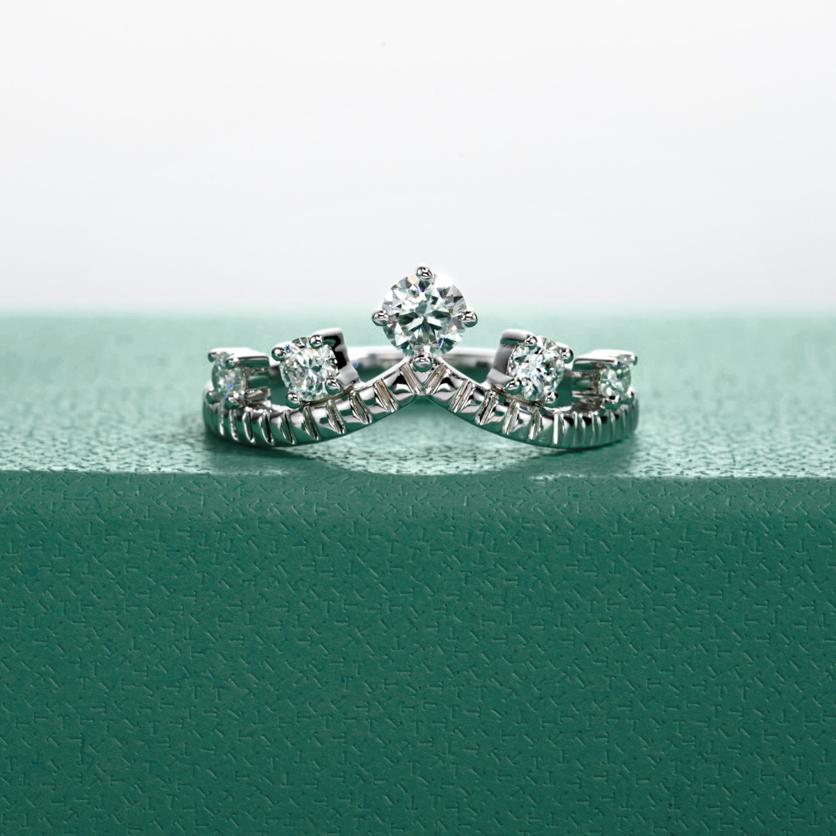 Meia Aliança Queen Moissanite Meia Aliança