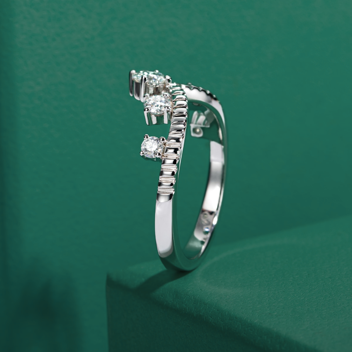 Meia Aliança Queen Moissanite Meia Aliança