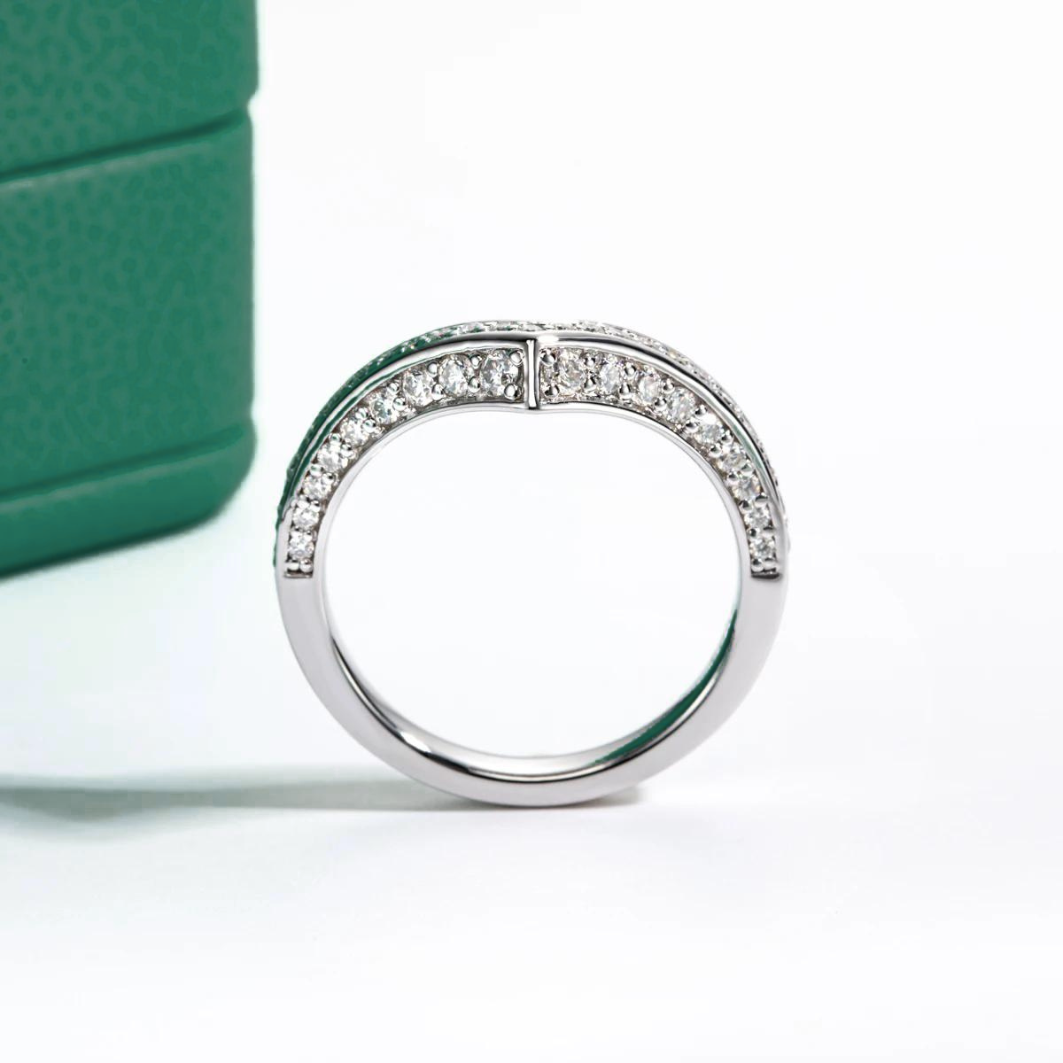 Meia Aliança V Design Moissanite Meia Aliança