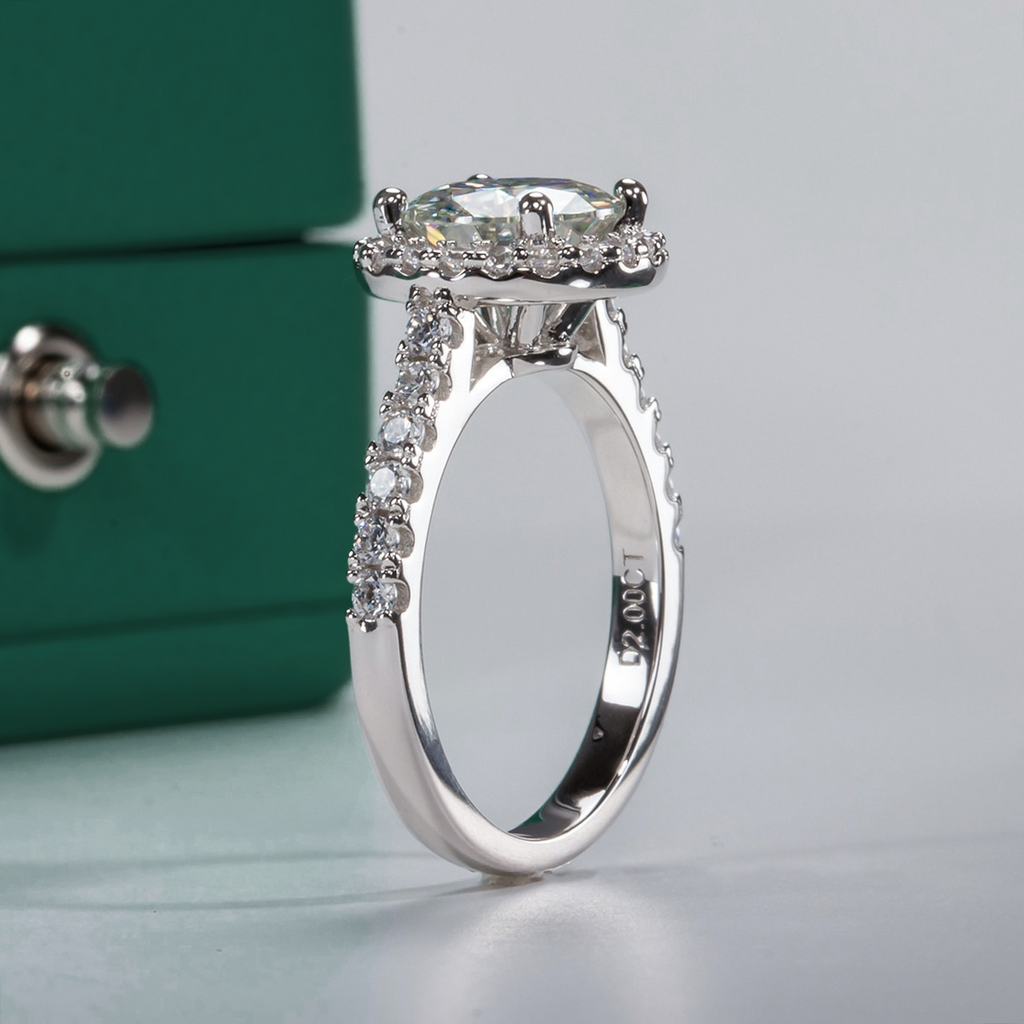 Anel Beatriz Halo Moissanite Anel Solitário