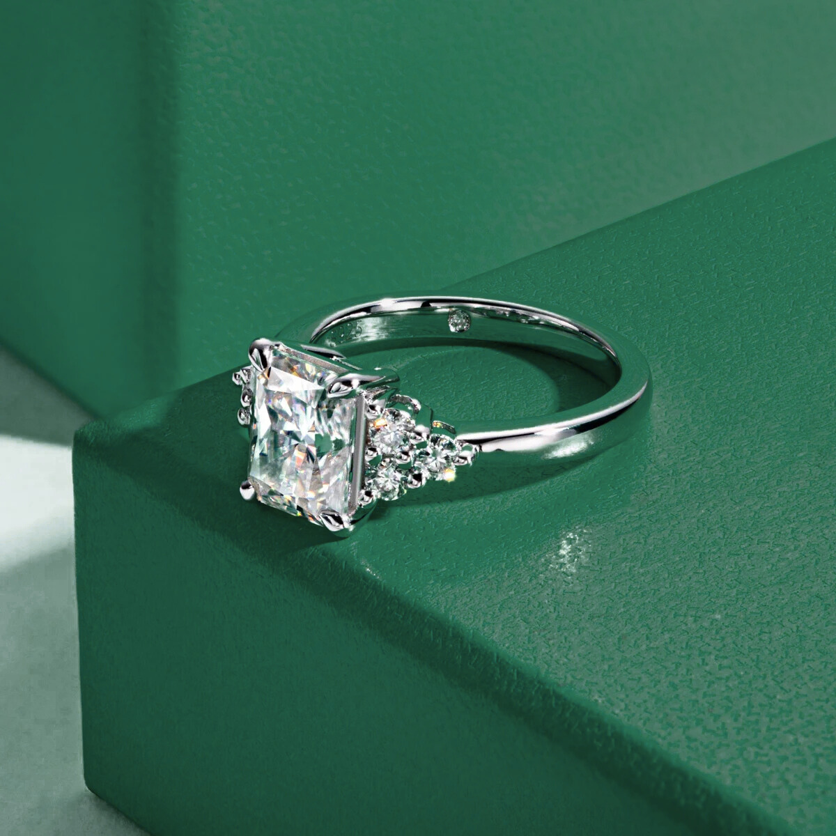 Anel Luxury Radiante Moissanite Anel Solitário