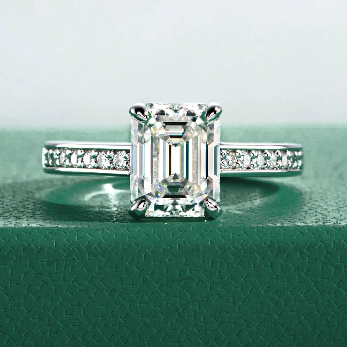 Anel Aura Esmeralda Moissanite 11 Anel Solitário