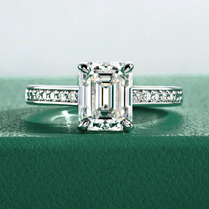 Anel Aura Esmeralda Moissanite