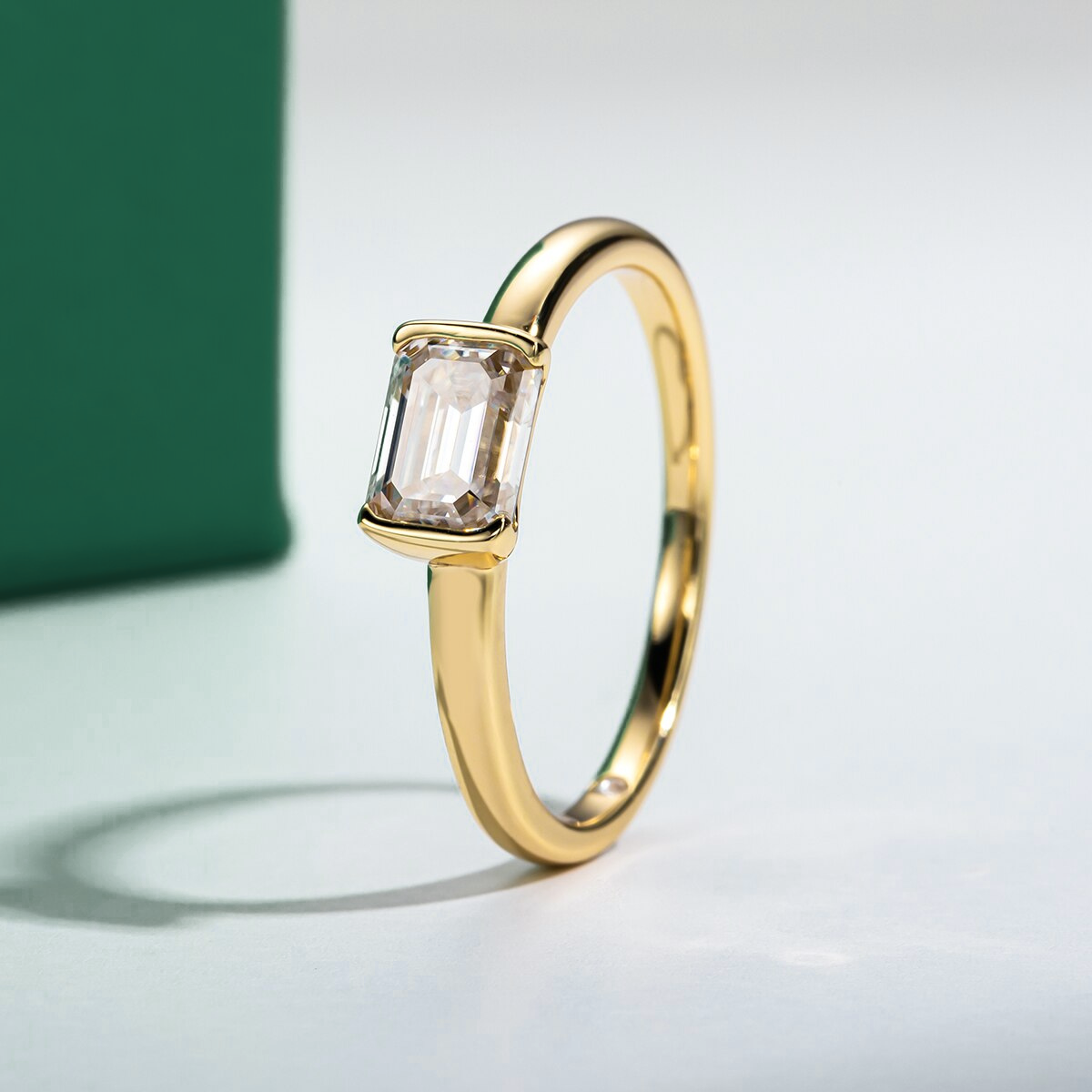 Anel Lauren Esmeralda Moissanite Anel Solitário