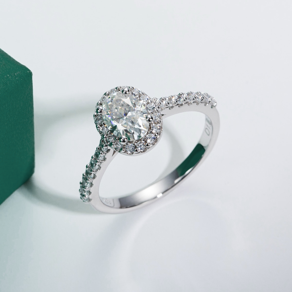 Anel Oval Halo Moissanite Anel Solitário