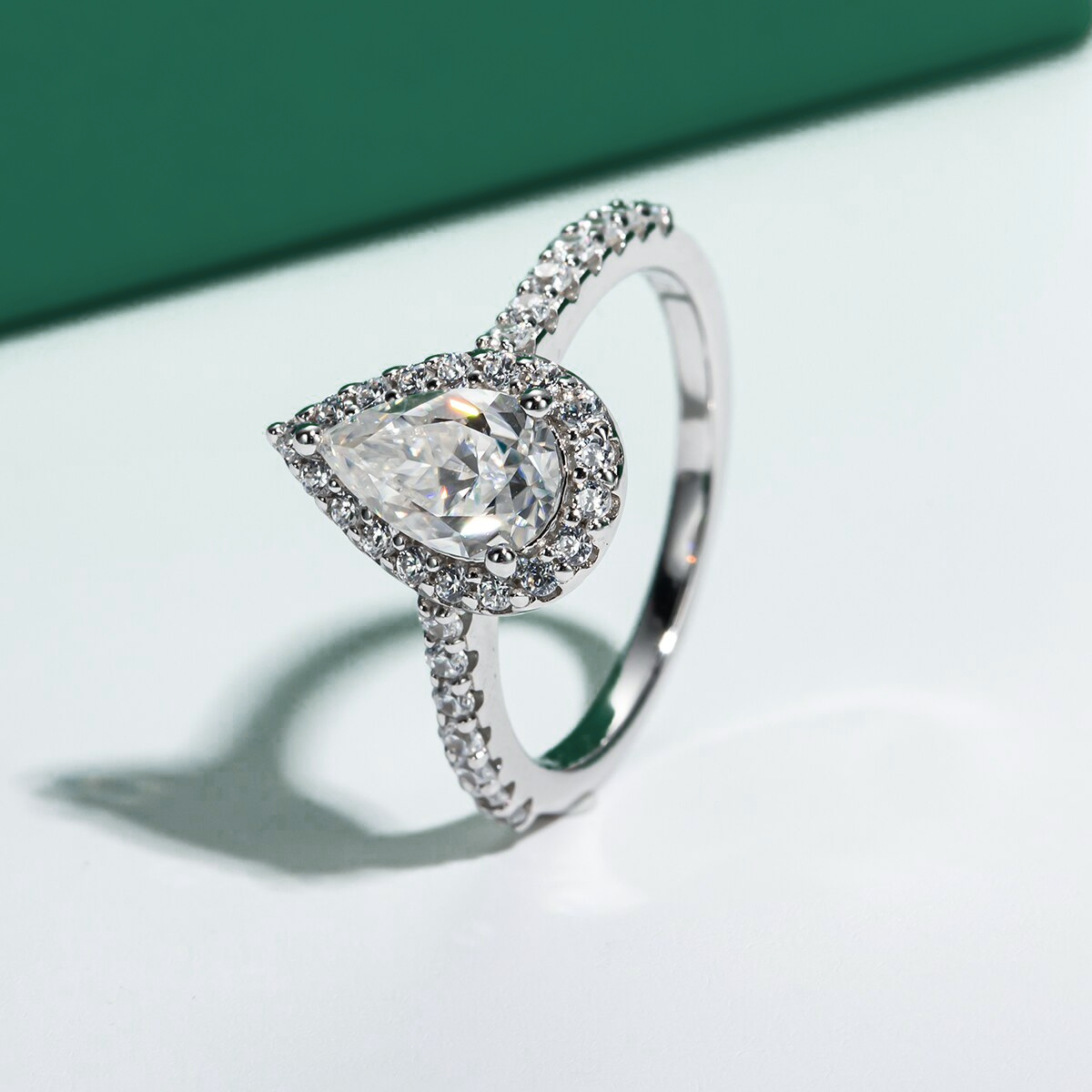 Anel Pear Moissanite Anel Solitário