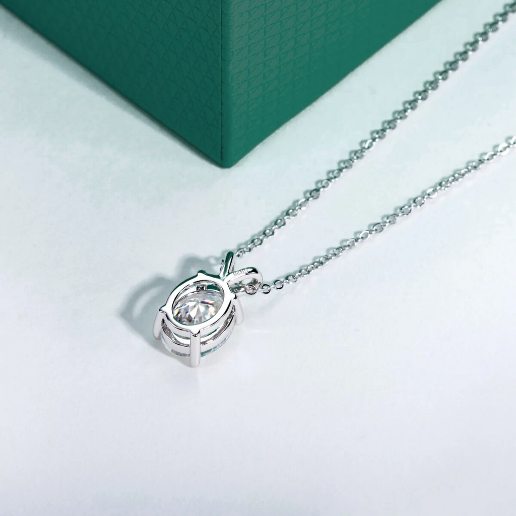Colar Oval Moissanite