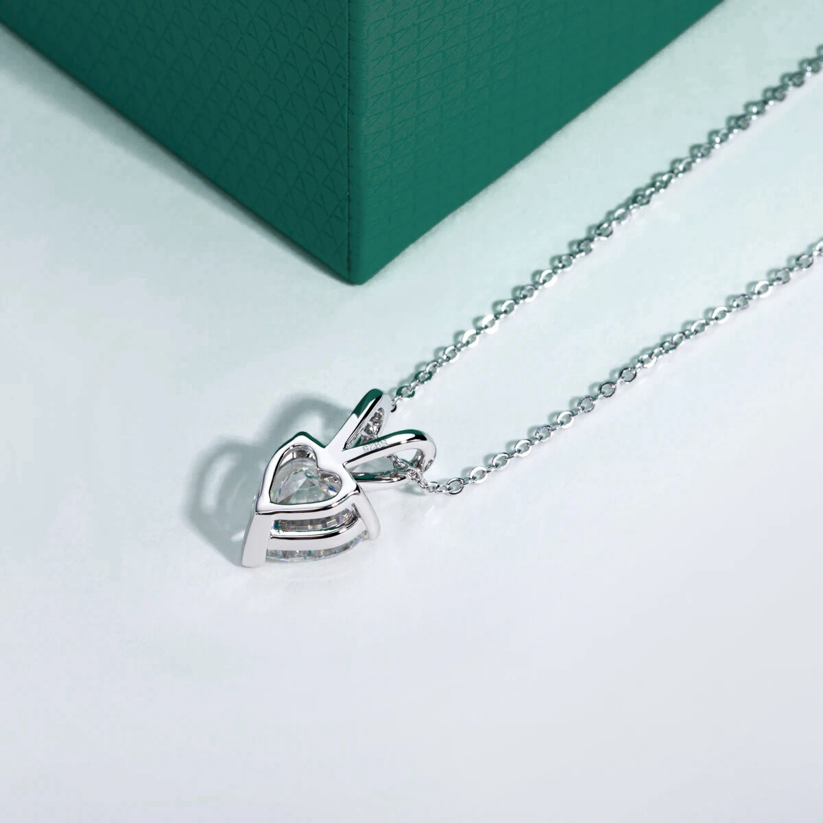 Colar Coração Moissanite