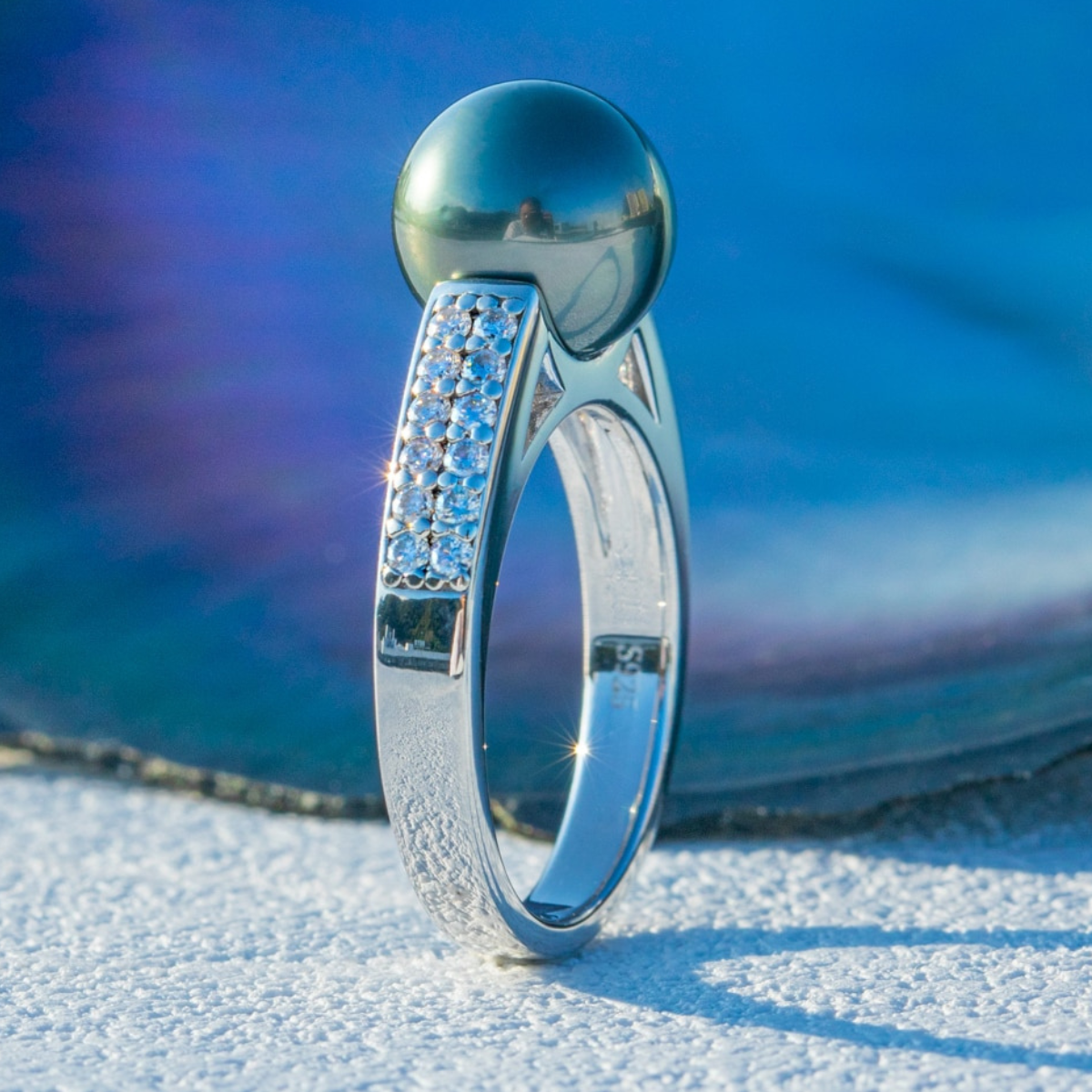 Anel Solitário Aurora Negra Moissanite 11 / Pérola AAA Anel Solitário