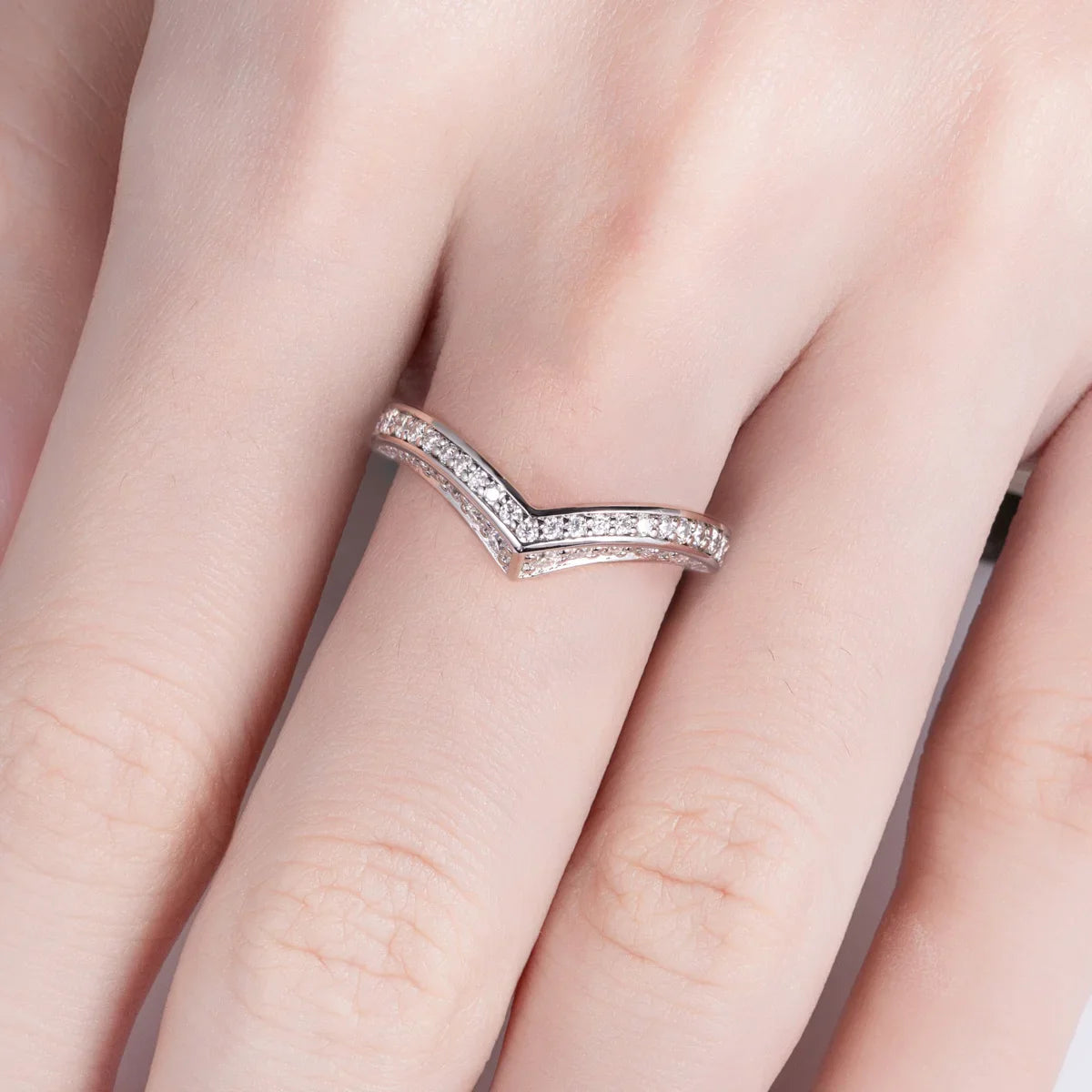Meia Aliança V Design Moissanite Meia Aliança