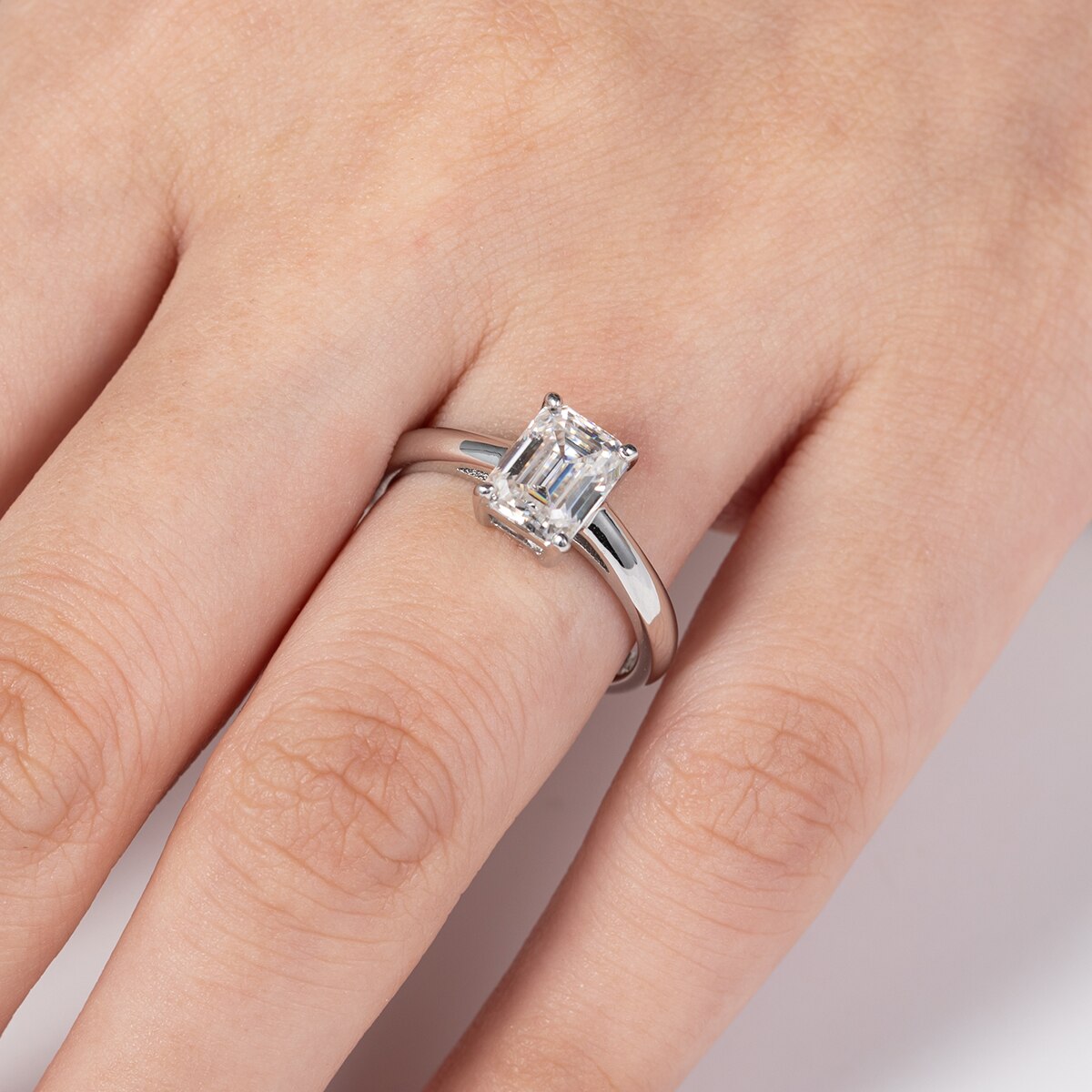 Anel Solitário Esmeralda Moissanite Anel Solitário