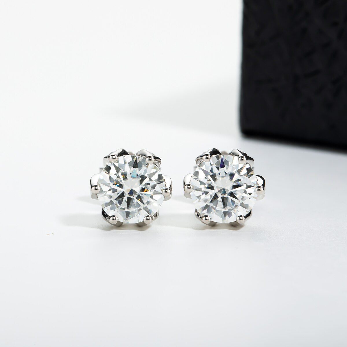 Brinco Flor de Lótus Moissanite Moissanite Brincos
