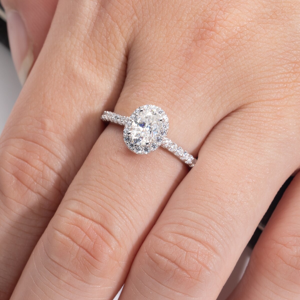 Anel Oval Halo Moissanite Anel Solitário