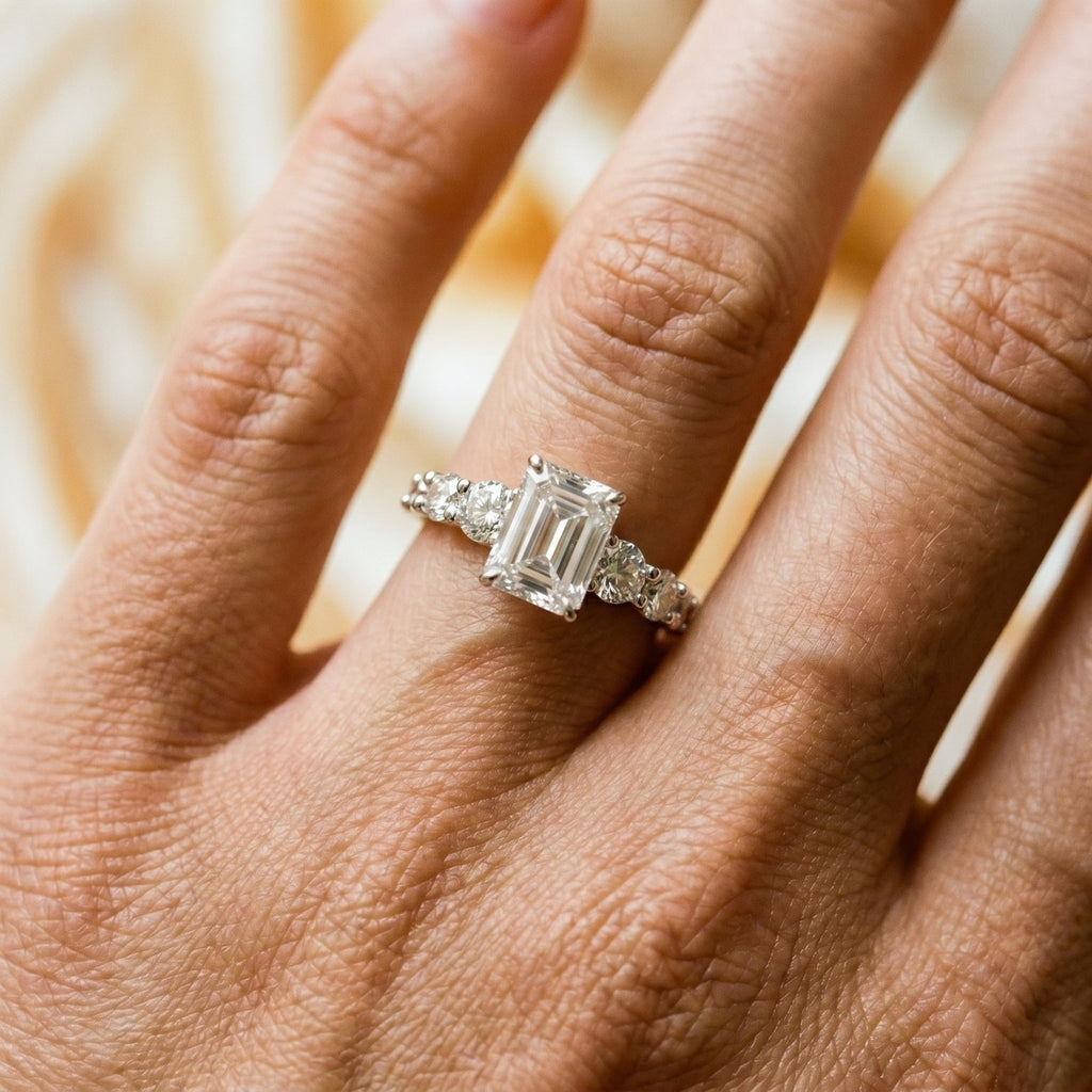 Anel Amara Esmeralda Moissanite Moissanite - Momi Jewel