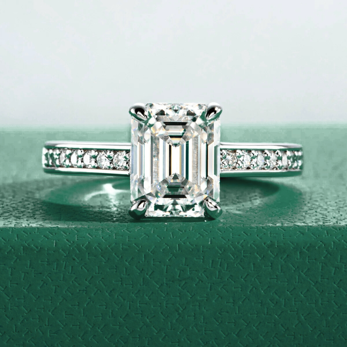 Anel Aura Esmeralda Moissanite Moissanite - Momi Jewel