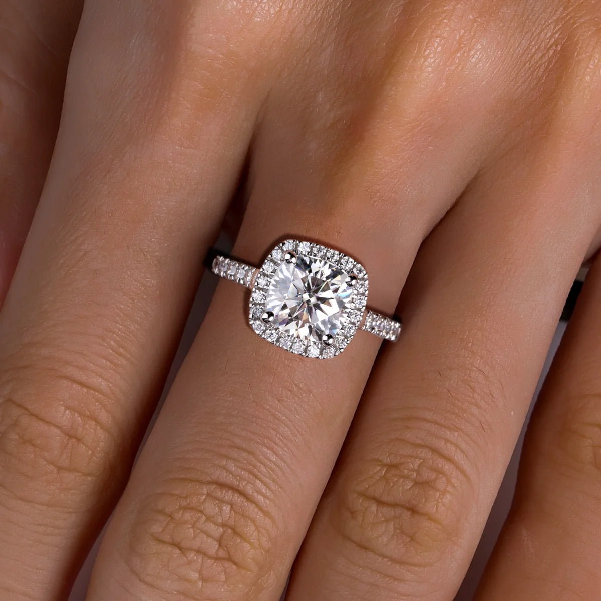 Anel Bianca Halo Moissanite Moissanite - Momi Jewel