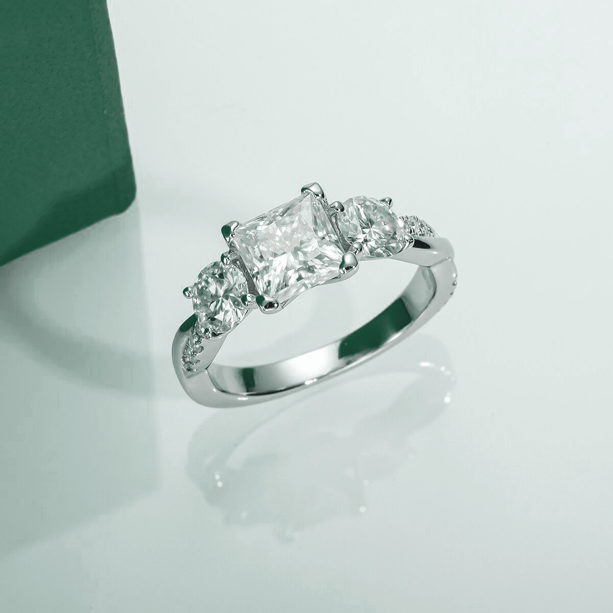 Anel Cross Princess Moissanite Moissanite - Momi Jewel