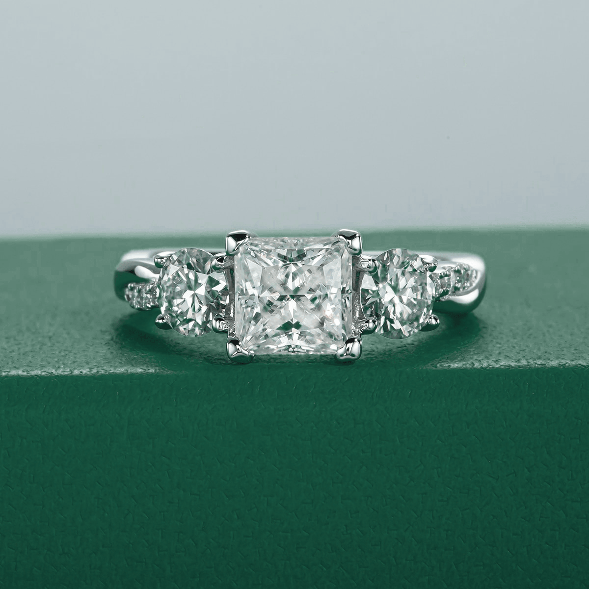 Anel Cross Princess Moissanite Moissanite - Momi Jewel