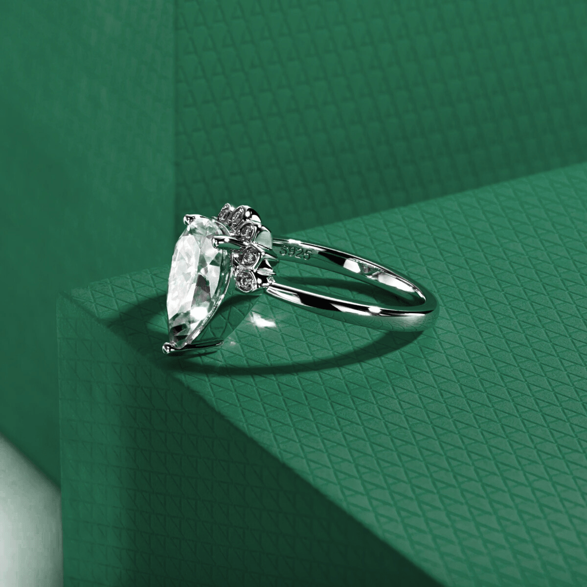 Anel Flower Pear Moissanite Moissanite - Momi Jewel