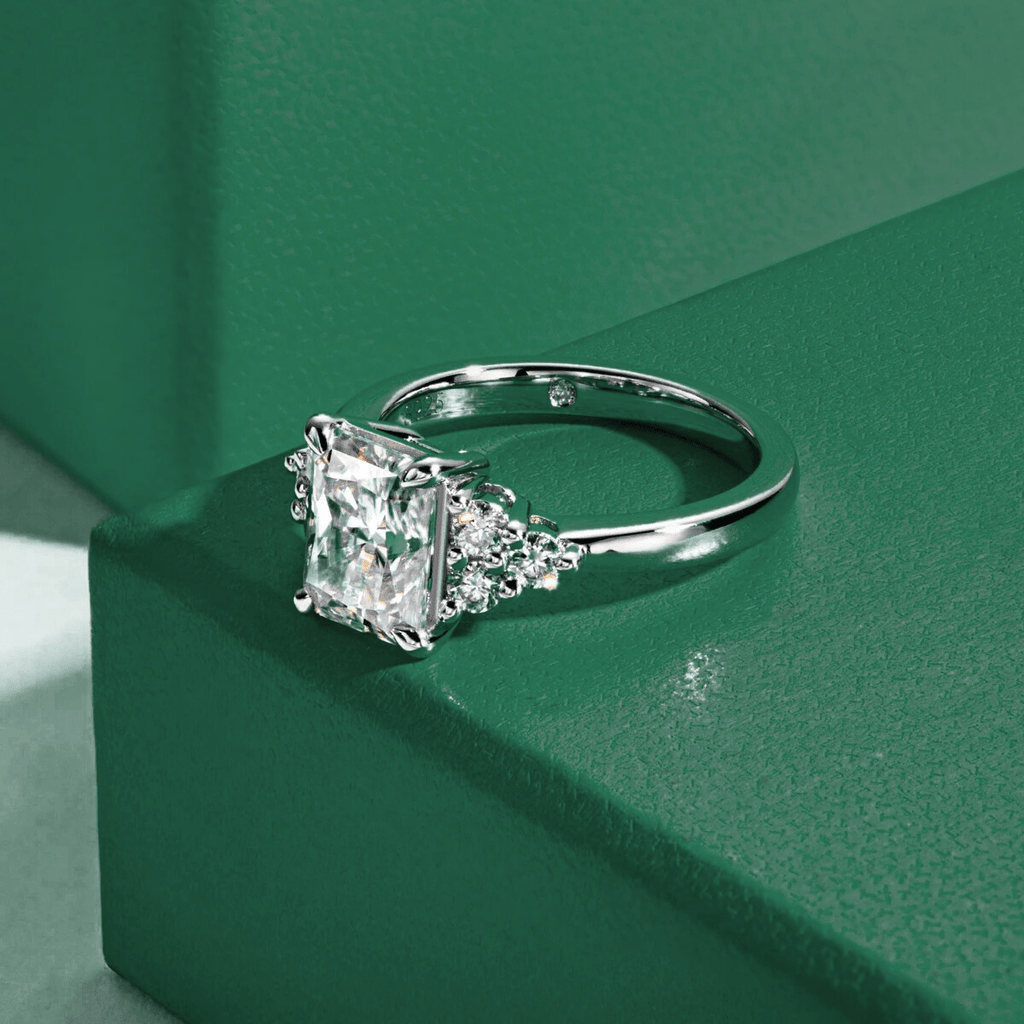 Anel Luxury Radiante Moissanite Moissanite - Momi Jewel